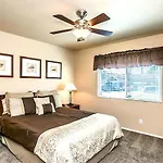 Private Resort Community -- ½ Mile Walk To Hiking & Biking At N. Mtn. Preserve!