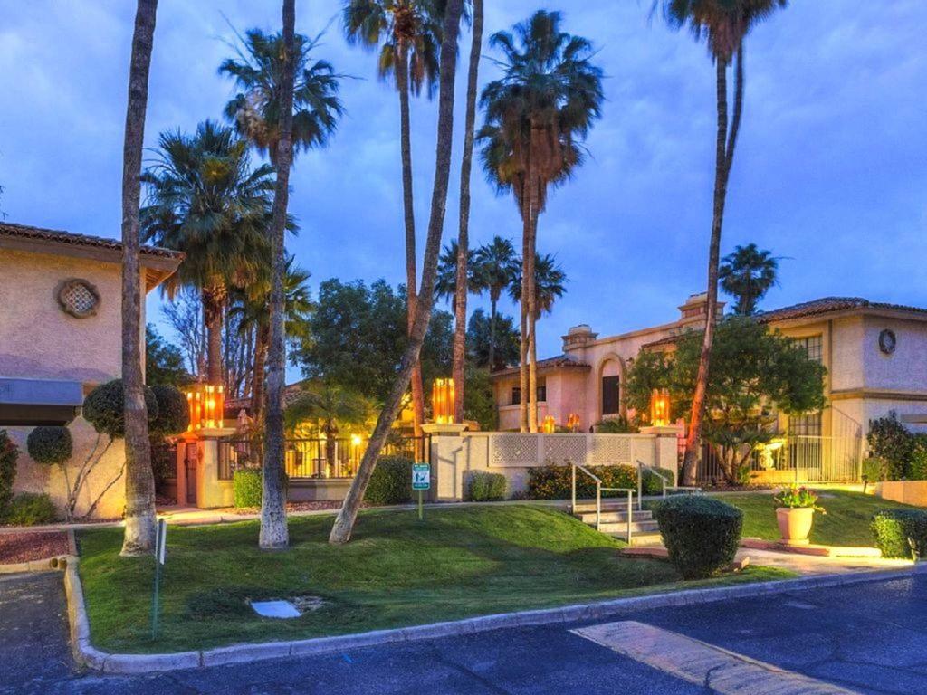 Holiday home Private Community -- ½ Mile Walk To Hiking & Biking At N. Mtn. Preserve! Phoenix