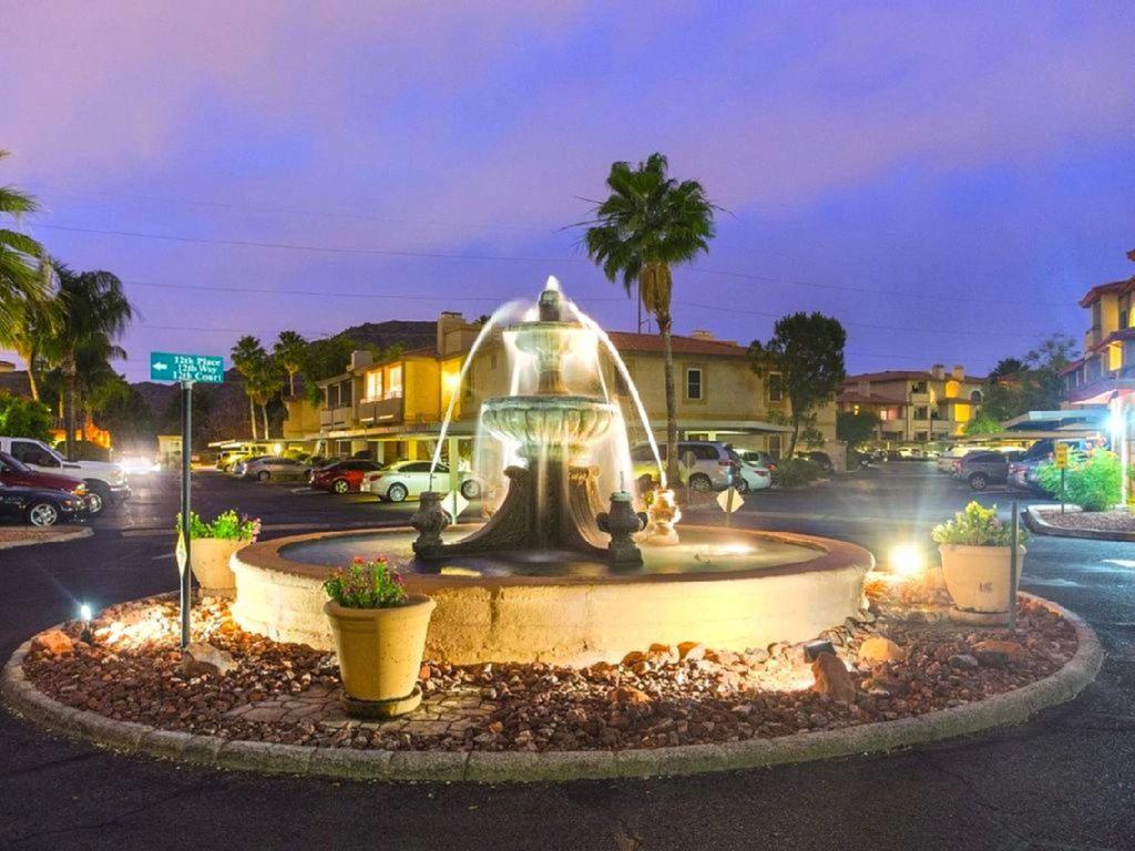 Private Community -- ½ Mile Walk To Hiking & Biking At N. Mtn. Preserve! Holiday home